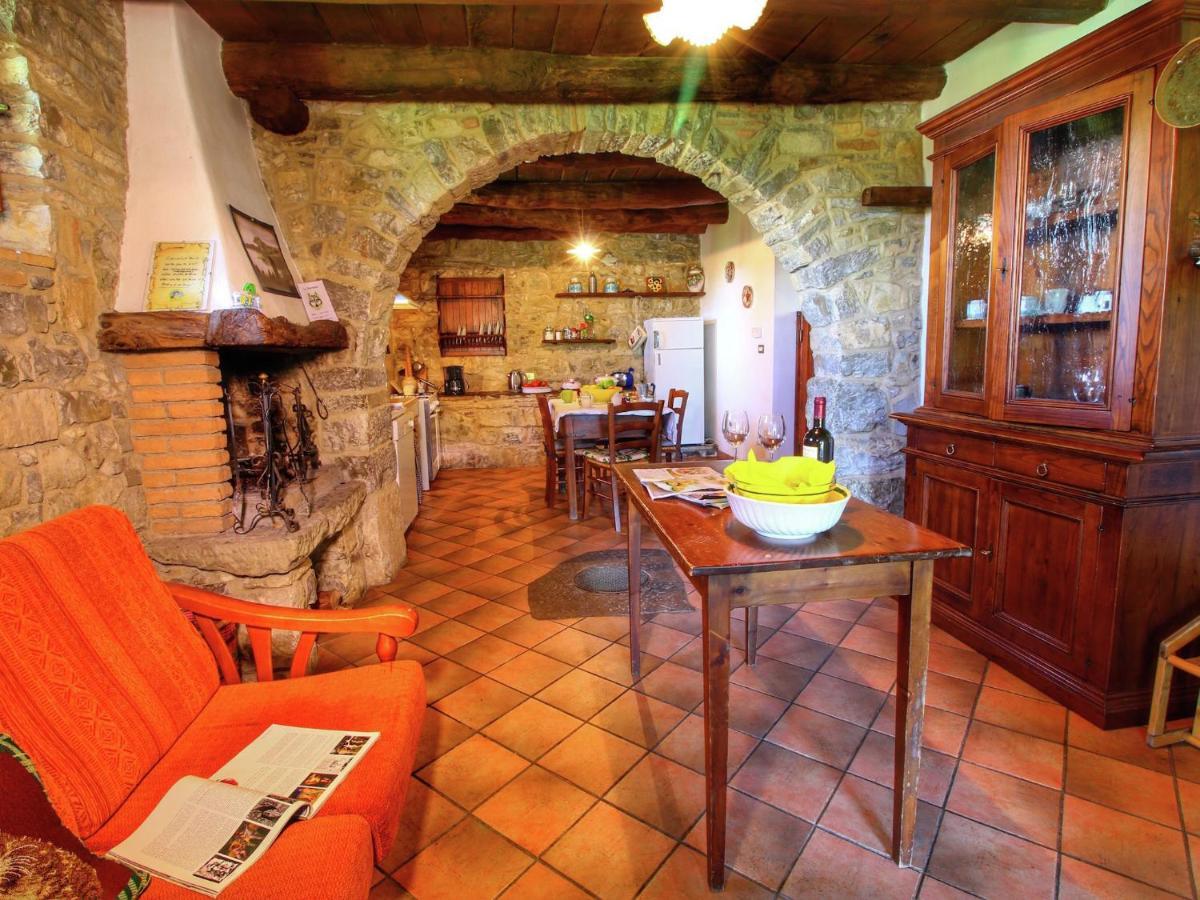 Belvilla By Oyo Nonno Raoul Castel Focognano Room photo